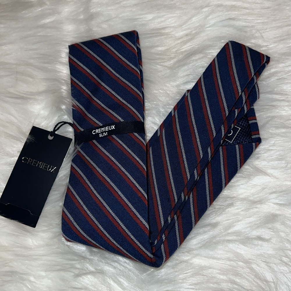 Cremieux Slim NWT
Classic Stripe Printed Wool/ Cotton Blend Tie